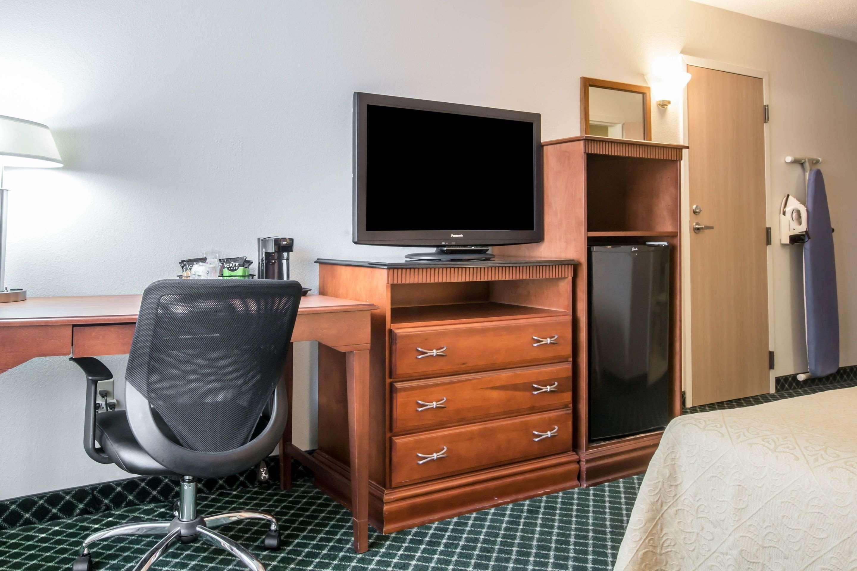 Quality Inn Colchester - Burlington Extérieur photo