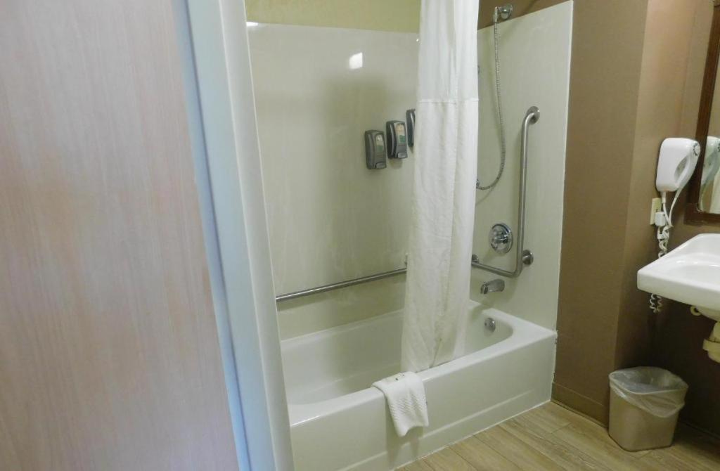 Quality Inn Colchester - Burlington Extérieur photo